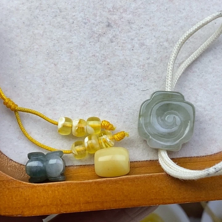 想***）琥珀未镶嵌裸石微瑕