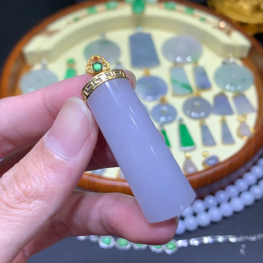 翡翠吊坠(不含链)18K金镶嵌