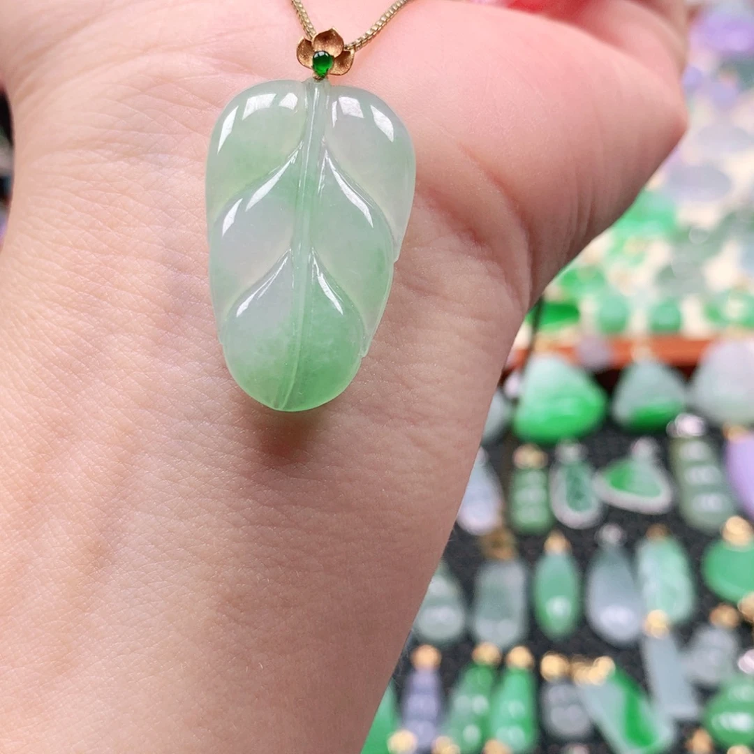 吊坠(不含链)18K金镶嵌翡翠