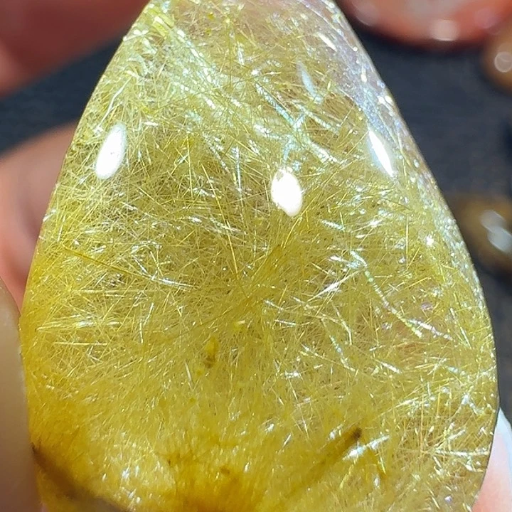 大***漠未镶嵌颈饰水晶好