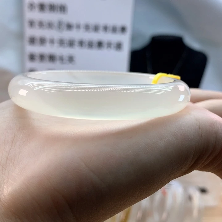 【闪购商品】玛瑙/玉髓手镯未镶嵌N***崽