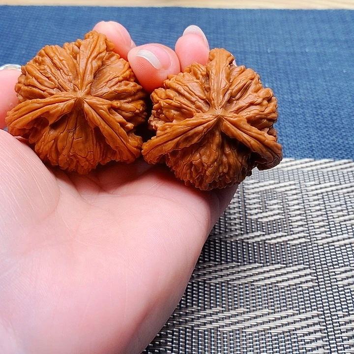 自***缘文玩核桃吊坠三棱
