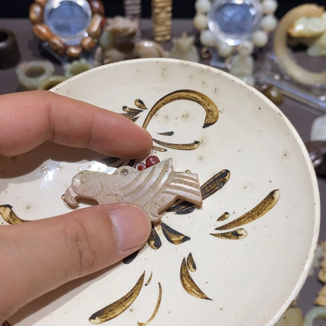 鱼***得瓷片白底印花毫无疑问