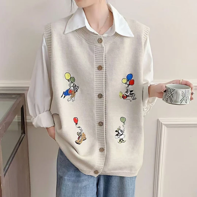 加肥大码卡通刺绣针织开衫马夹女胖妹妹春季无袖背心宽松减龄上衣