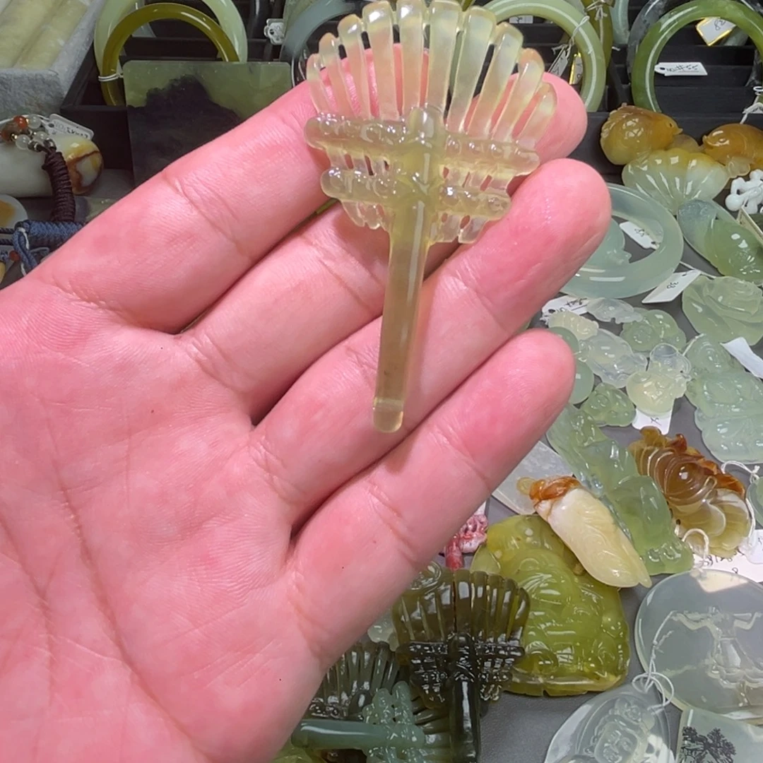 未镶嵌岫玉颈饰111