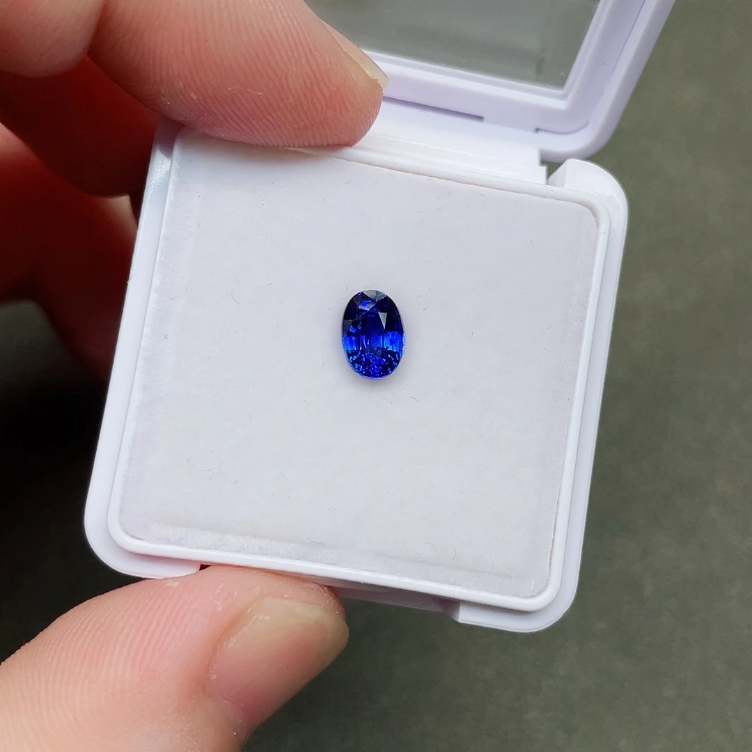 蓝宝石裸石未镶嵌1.45克拉皇家蓝