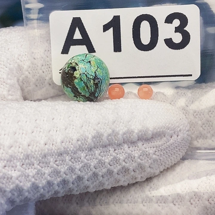 南红玛瑙未镶嵌珠宝奇石