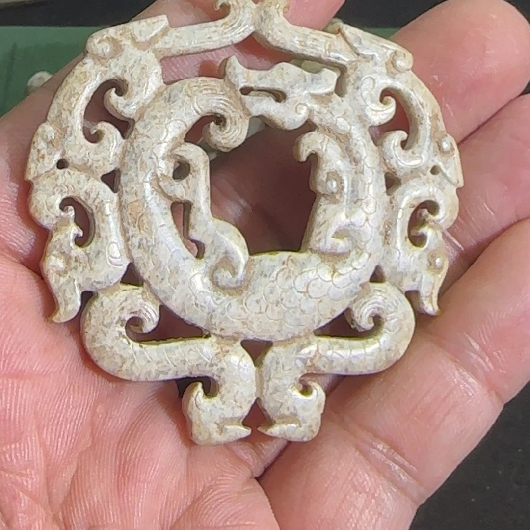 透闪石质玉挂件未镶嵌凡*