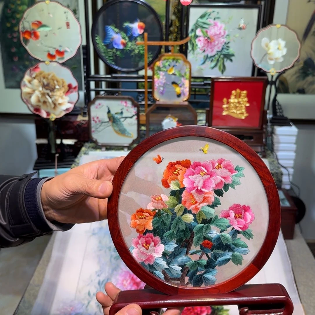 刺绣刺绣工艺精湛