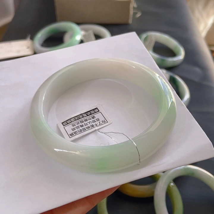 未镶嵌手镯翡翠x2