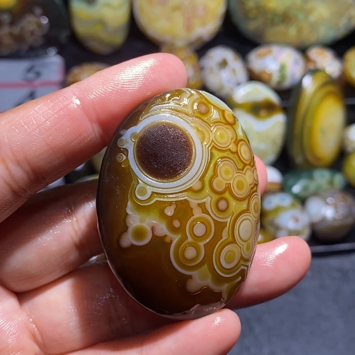 玛瑙/玉髓未镶嵌珠宝奇石108