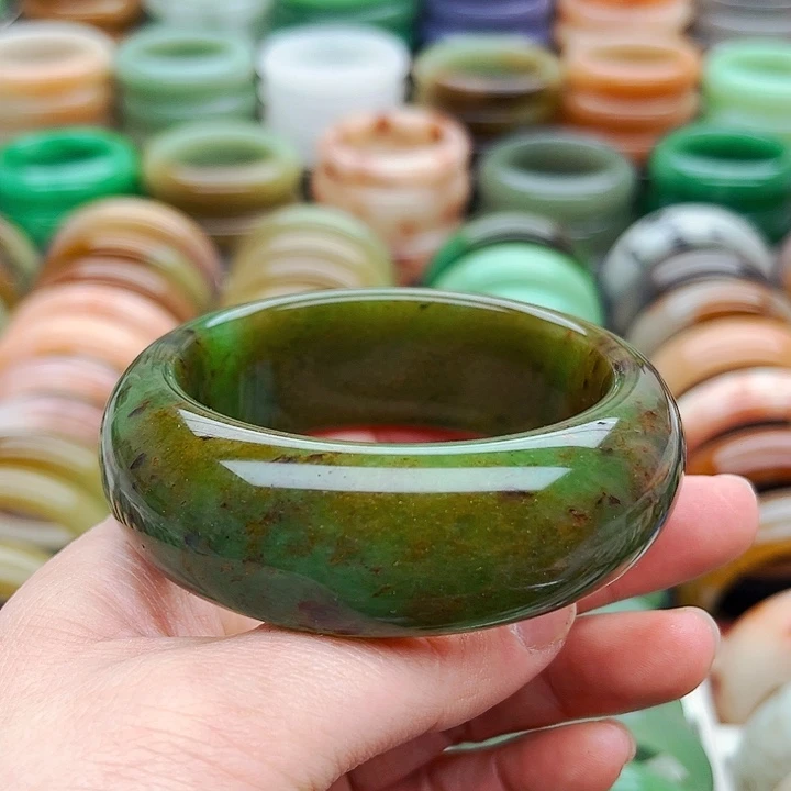 未镶嵌手镯（圆镯）石英质玉