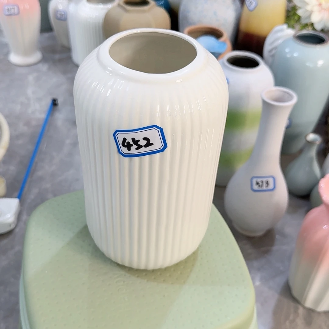 452号陶瓷高21.5厘米微瑕一个