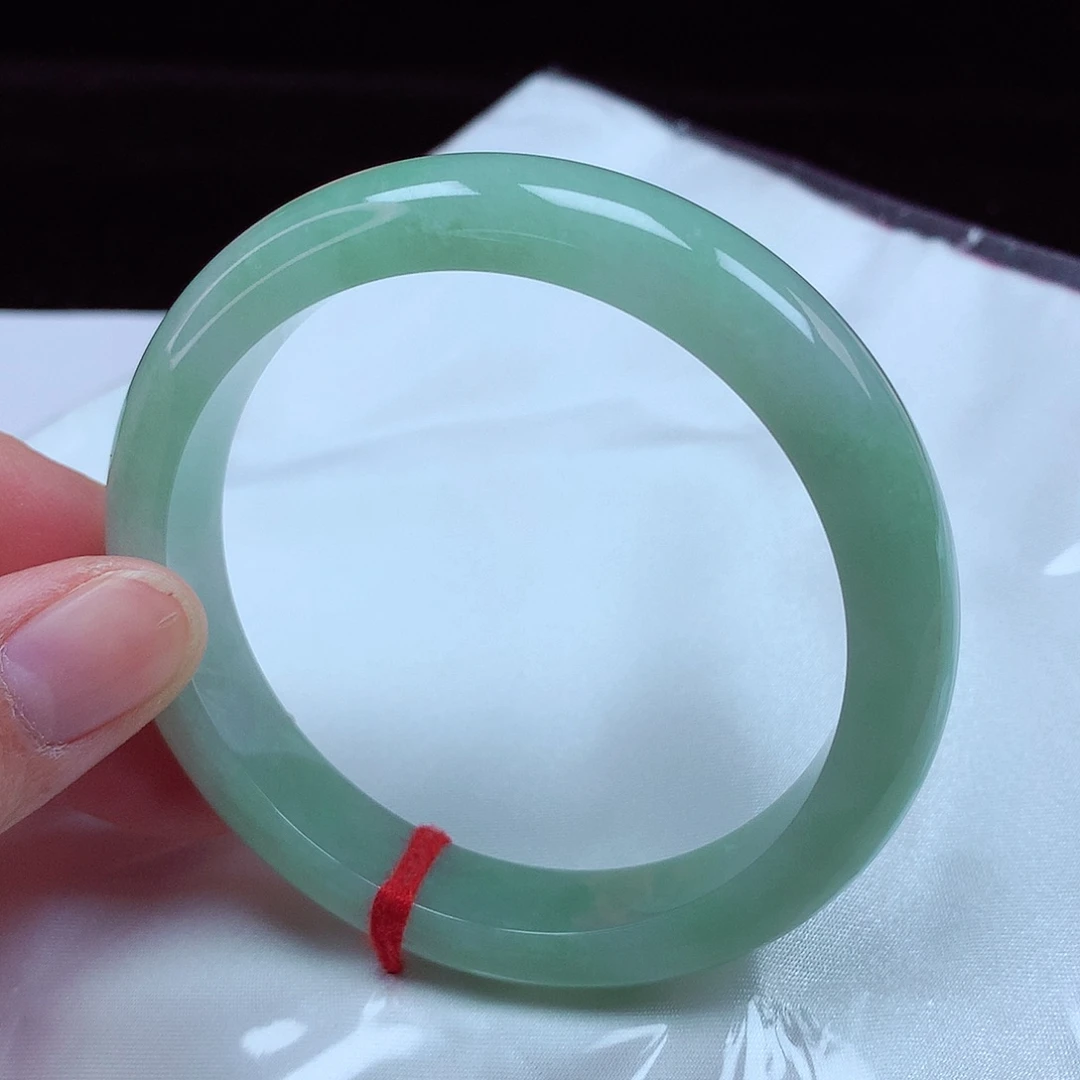 翡翠手镯未镶嵌59圈