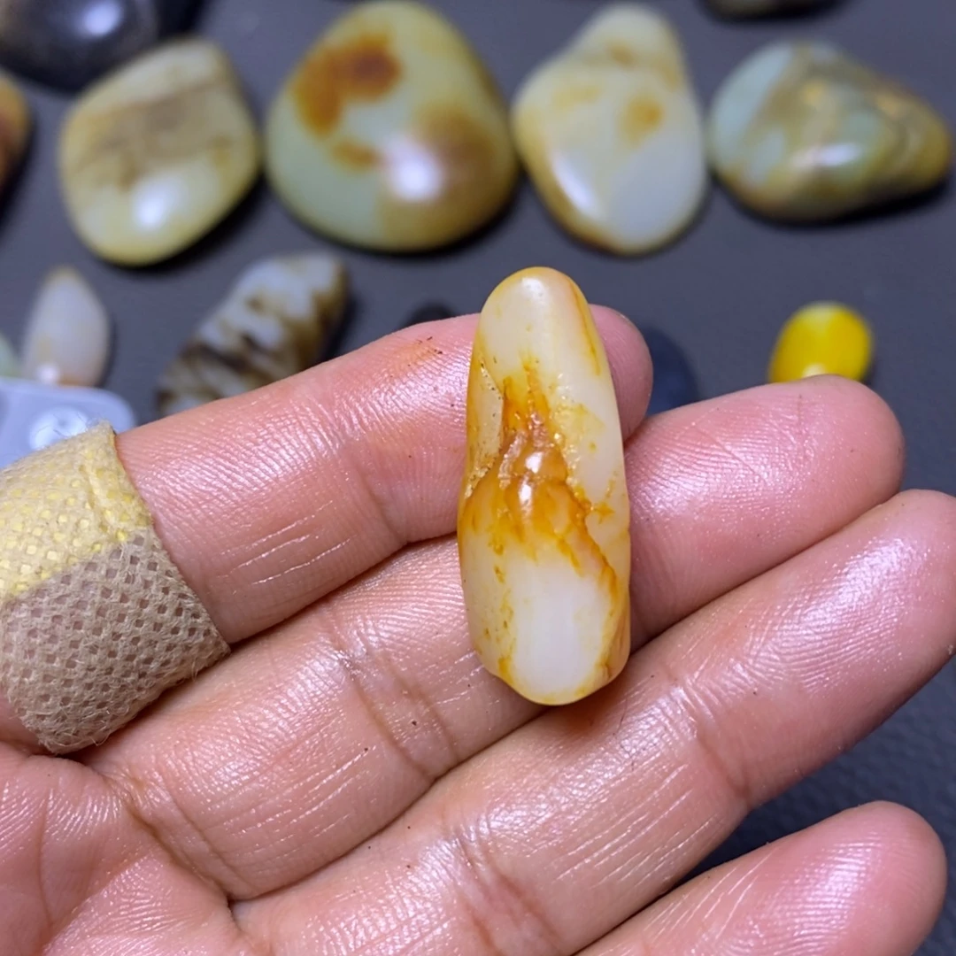 和田玉（糖玉）未镶嵌挂件