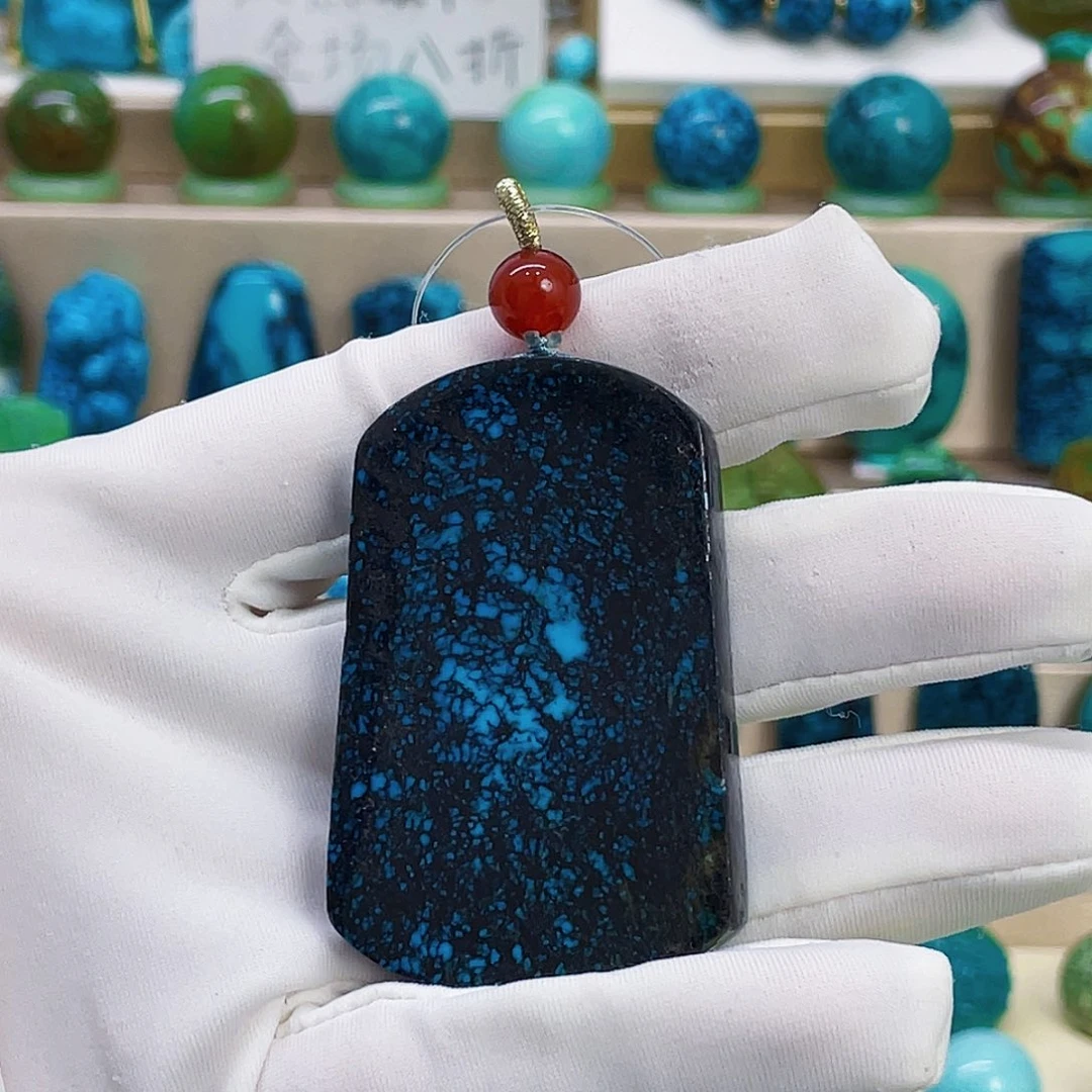 绿松石未镶嵌颈饰