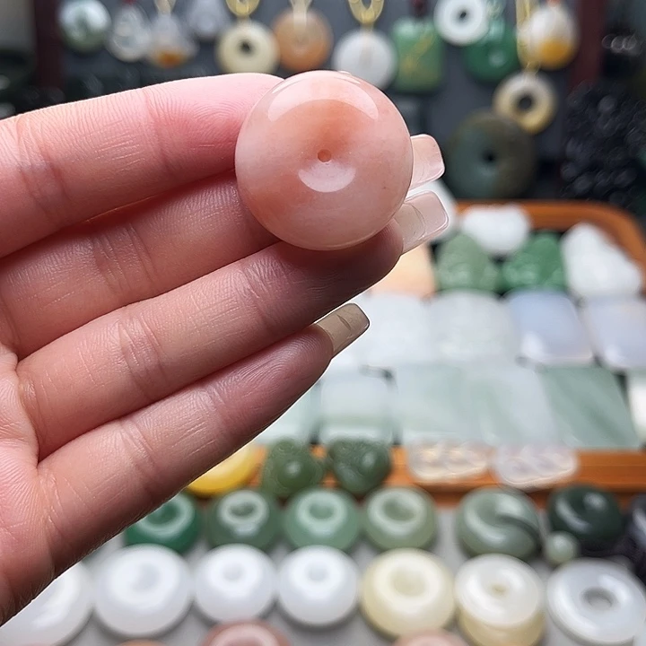 东陵石未镶嵌颈饰