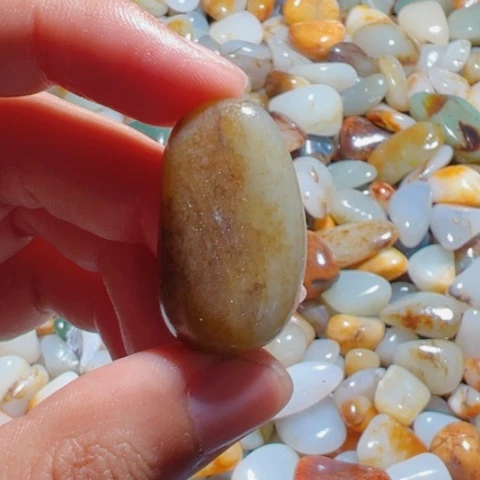 和田玉未镶嵌珠宝奇石13.8克