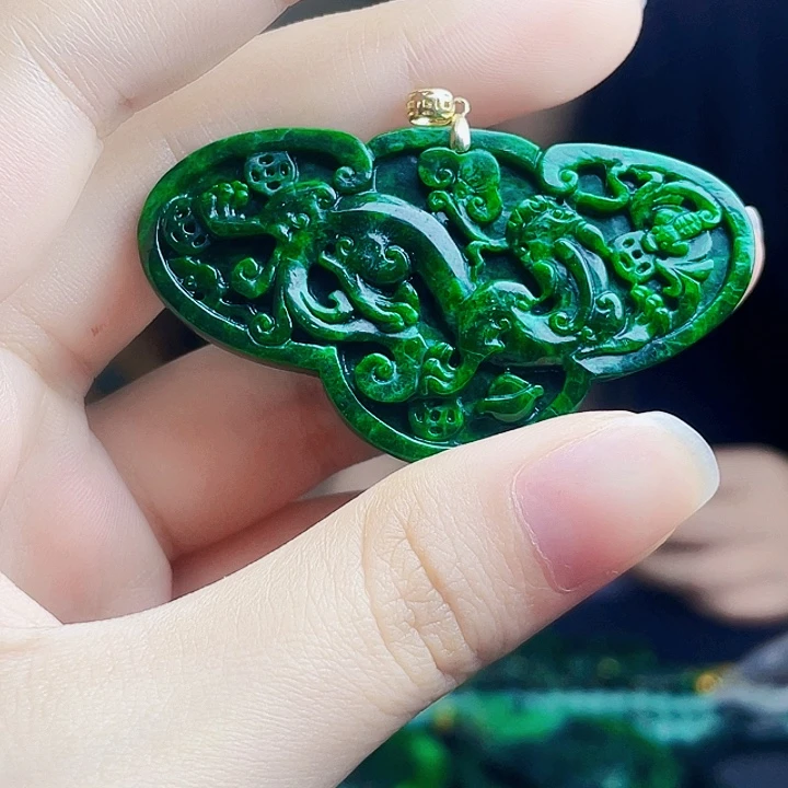 翡翠18K金镶嵌颈饰多样性