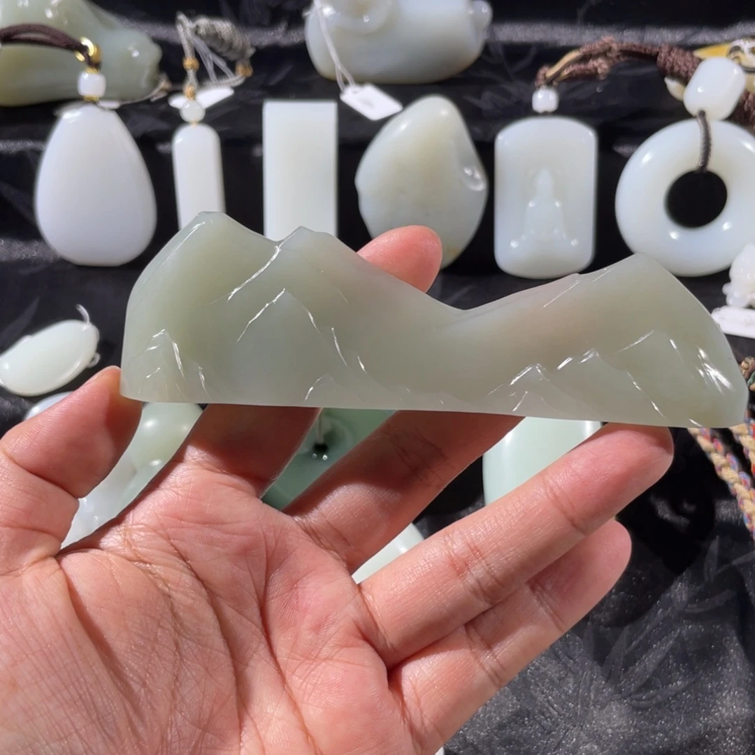 和田玉未镶嵌颈饰