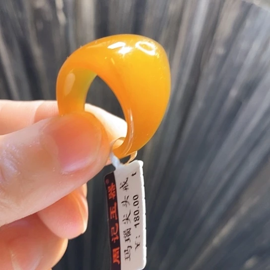 卿***姐玛瑙/玉髓未镶嵌颈饰