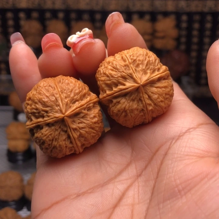 橄榄核吊坠一****虎366密石四楞