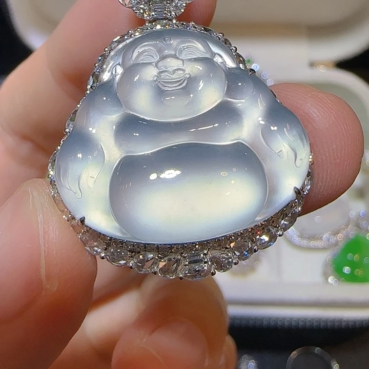 颈饰18K金镶嵌翡翠