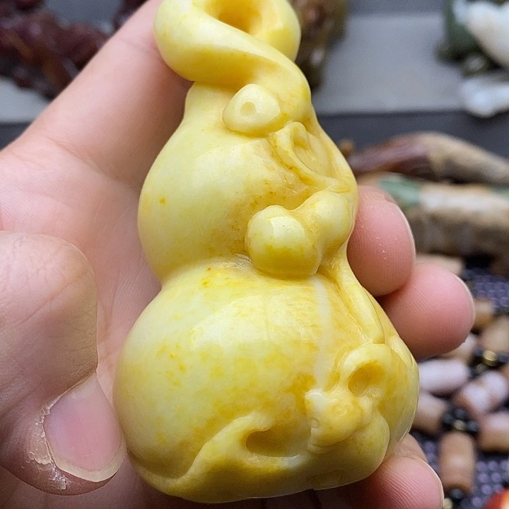 未镶嵌蛇纹石玉颈饰