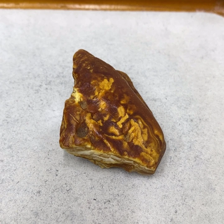 蜜蜡未镶嵌裸石吊坠