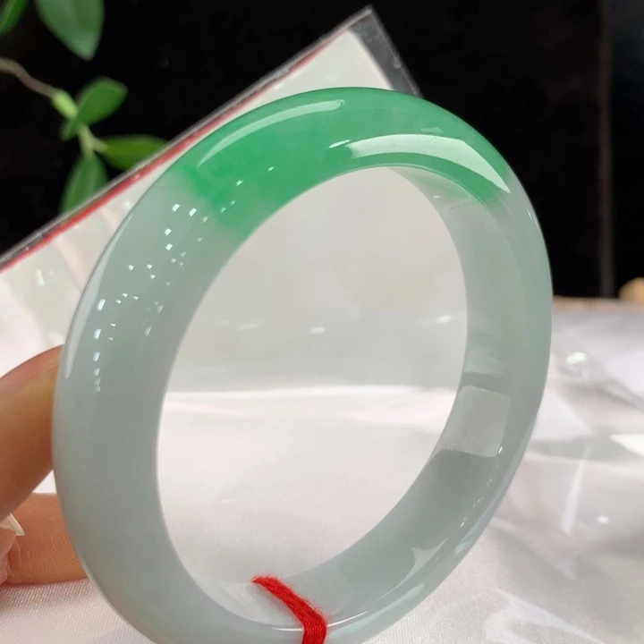 翡翠手镯未镶嵌111-3104