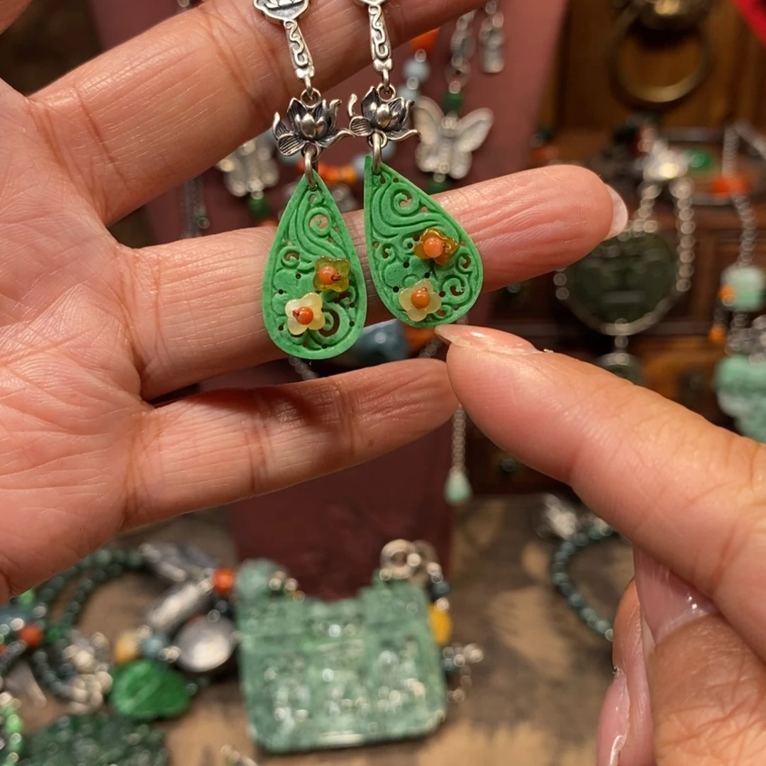 翡翠吊坠(赠链)未镶嵌