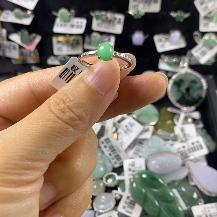 翡翠未镶嵌颈饰颈饰未镶嵌翡翠