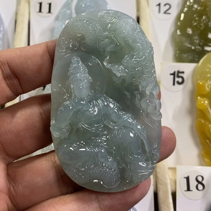 颈饰未镶嵌翡翠二*?御龙观音