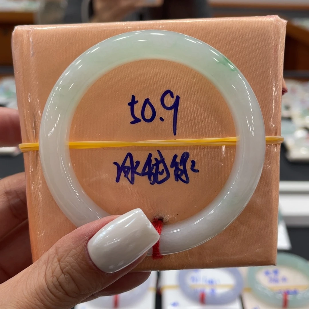翡翠未镶嵌手镯缅甸翡翠