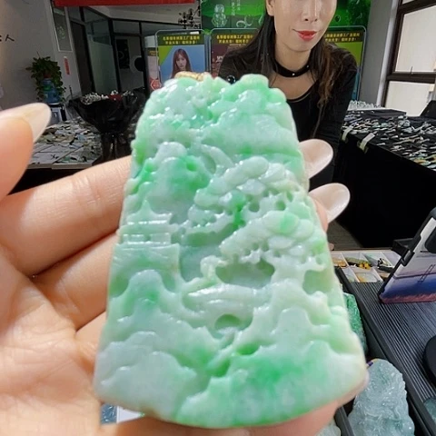 颈饰未镶嵌翡翠一个