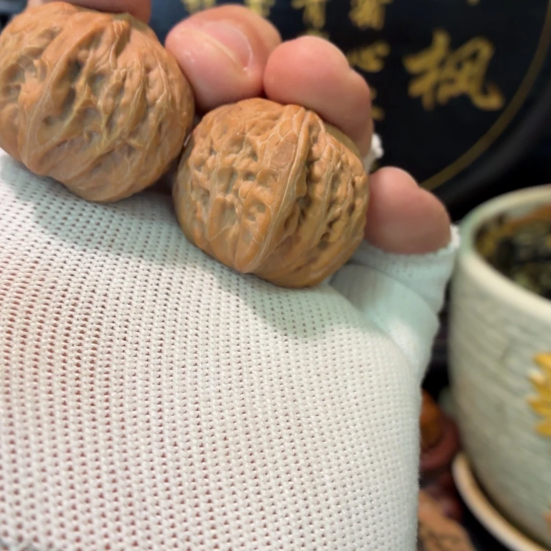吊坠桃核铁锤油黄