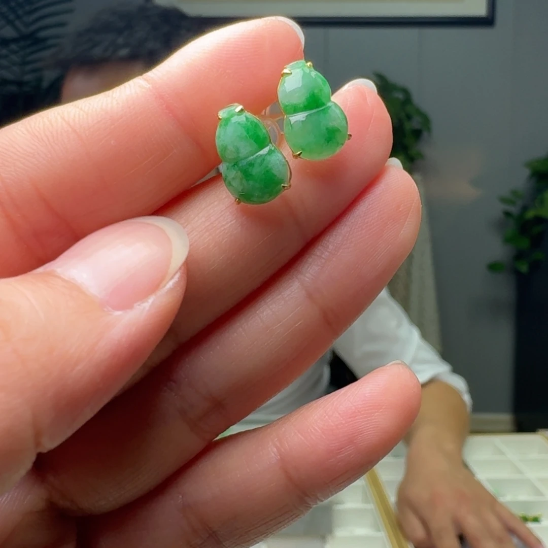 翡翠18K金镶嵌耳饰天然