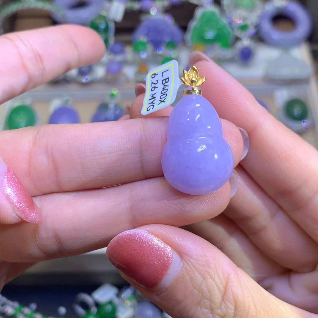 翡翠挂件18K金镶嵌翡翠