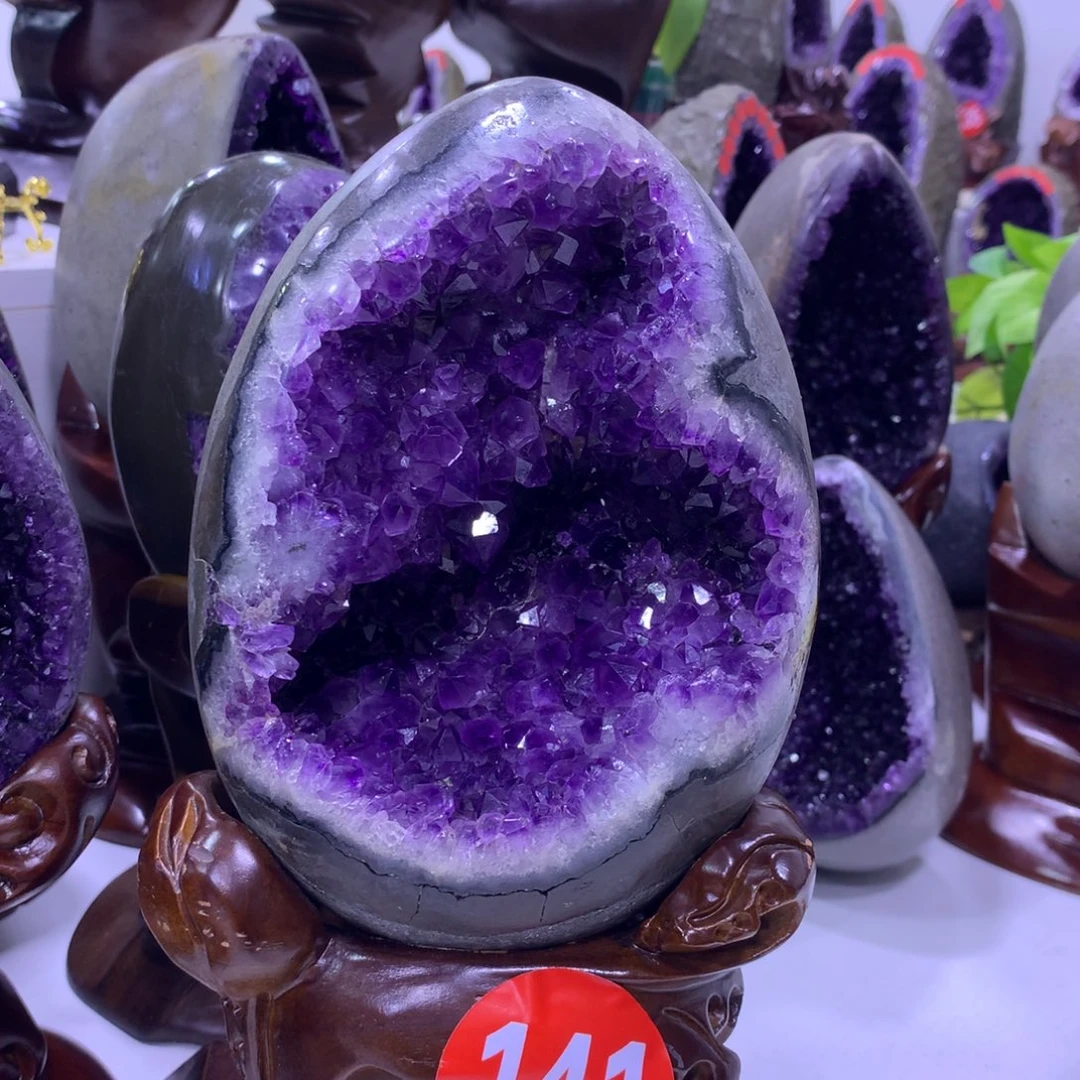 织绣乌拉圭紫水晶