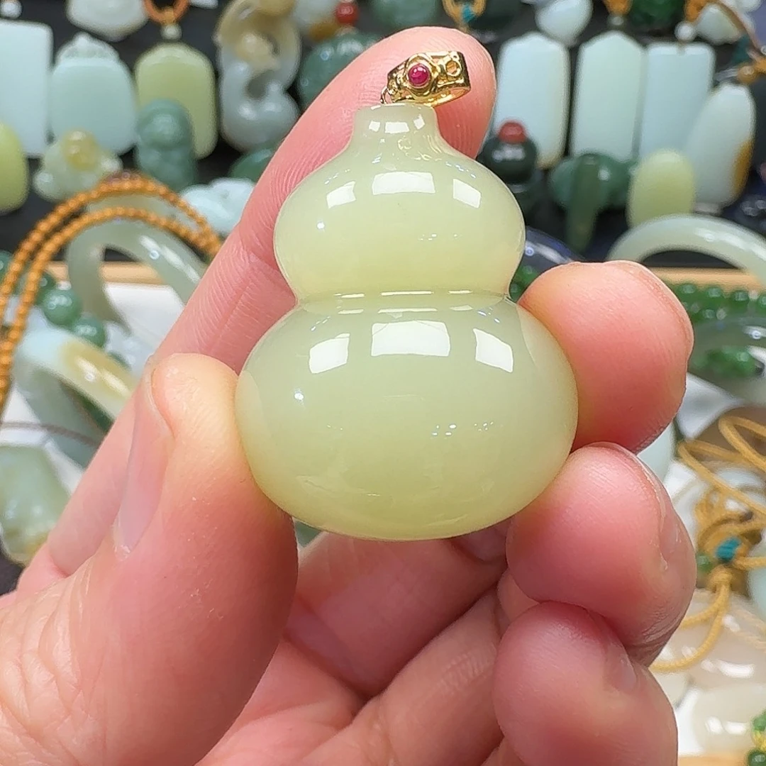 和田玉18K金镶嵌颈饰