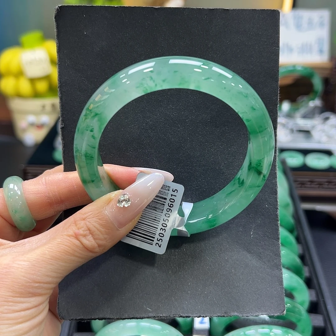 石英质玉（非洲翠）未镶嵌手镯60-61