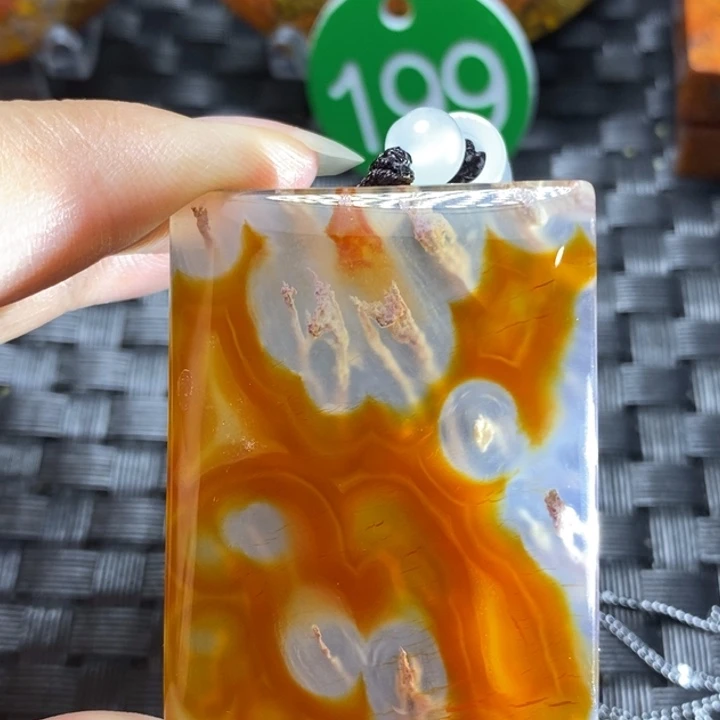 玛瑙/玉髓颈饰未镶嵌云**舒