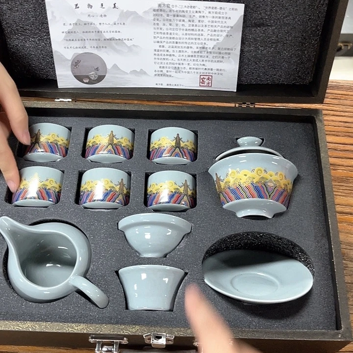 孤品茶具套装等。