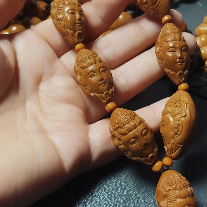 荷叶，观音，橄榄核雕