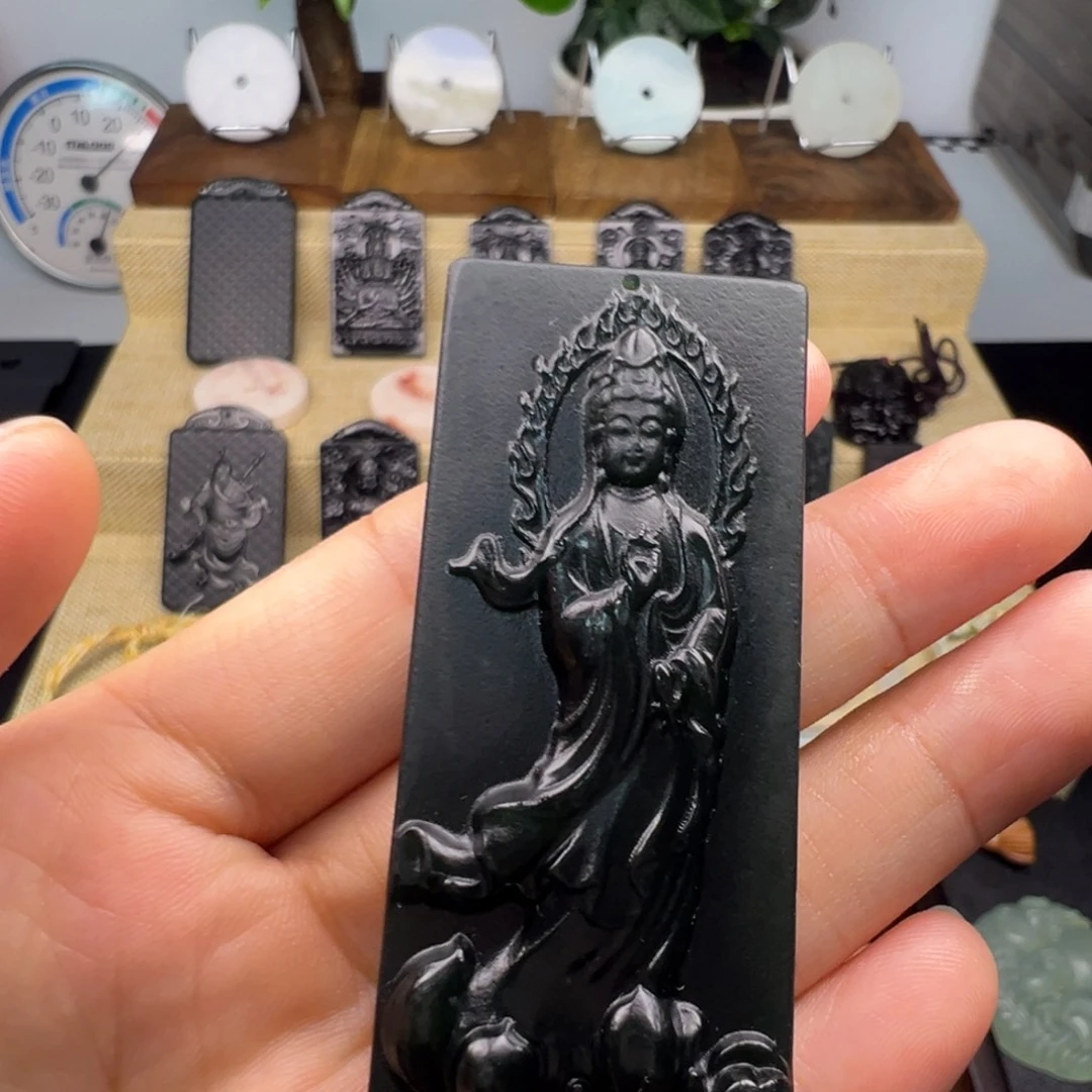 未镶嵌蛇纹石玉颈饰