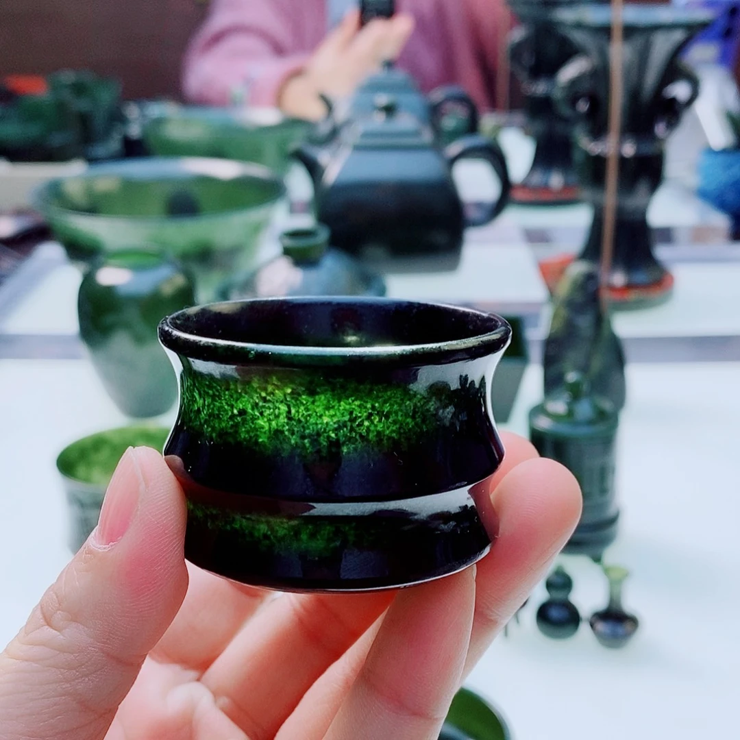 未镶嵌和田玉摆件微瑕