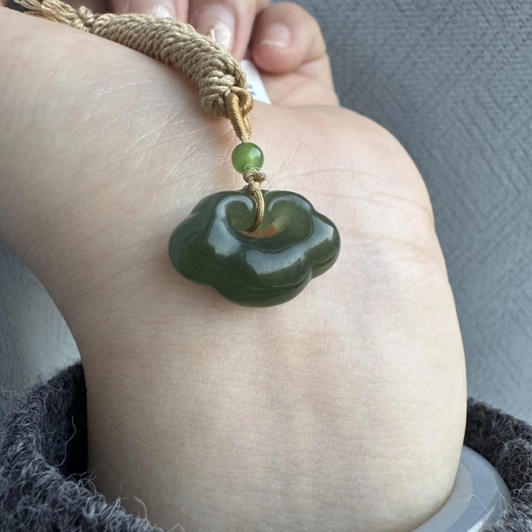 【王波老师专享】天然和田玉如意锁吊坠wz