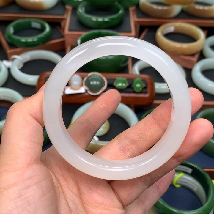 和田玉手镯5859圈口未镶嵌