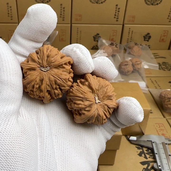 文玩核桃吊坠简单包装玉龙三棱