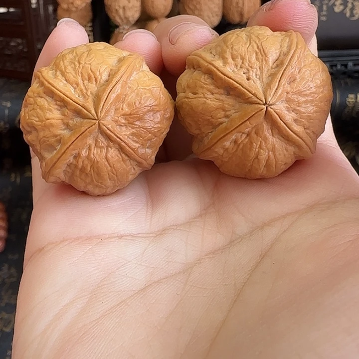 文玩核桃吊坠水晶四棱35